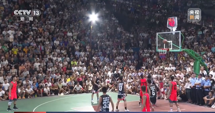  昂热主场球迷热情似火，法甲氛围助推球队取胜